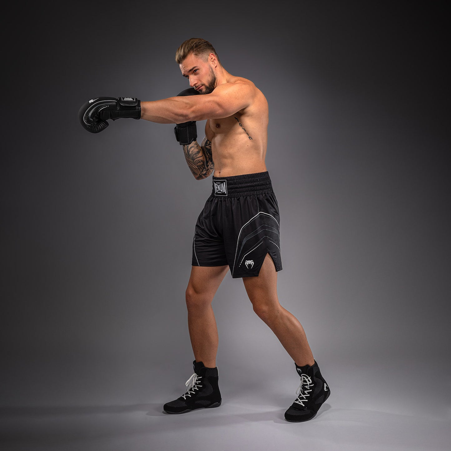 Venum Streamline Boxshorts – Schwarz/Weiß