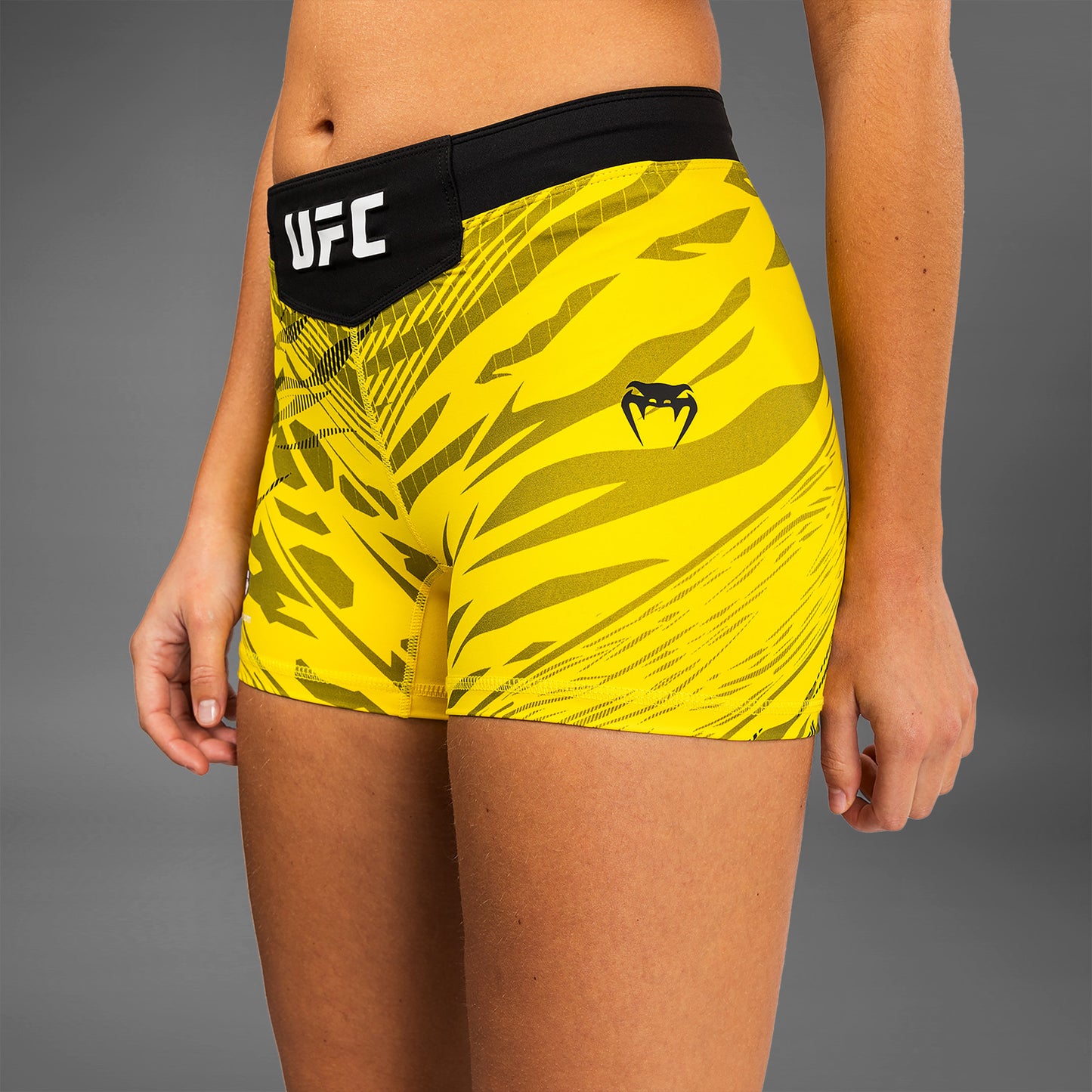UFC Fusion by Venum Authentic Fight Night Damen Vale Tudo Short - Short Fit - Gelb