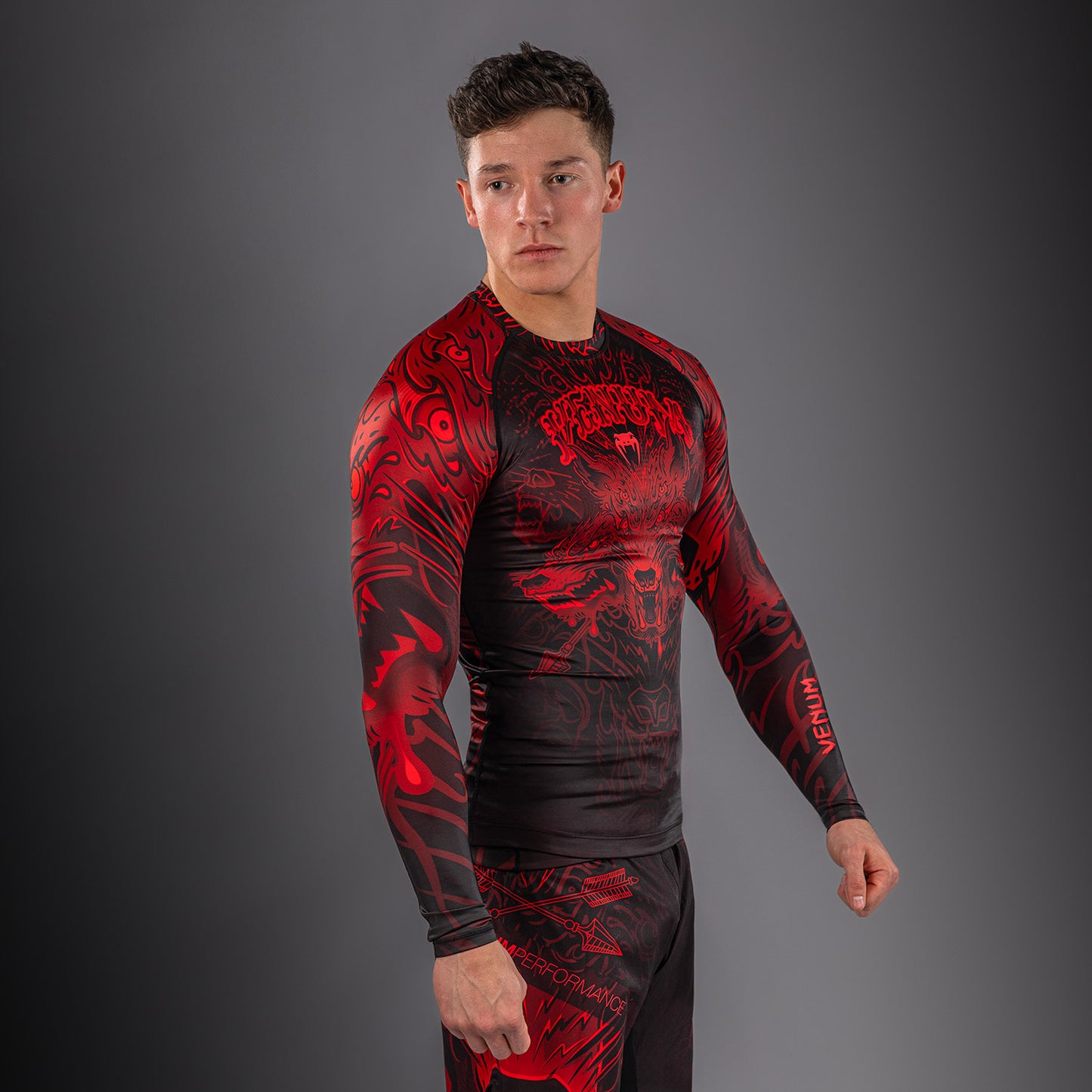 Venum Wolf Atak Langarm Rashguard – Schwarz/Rot