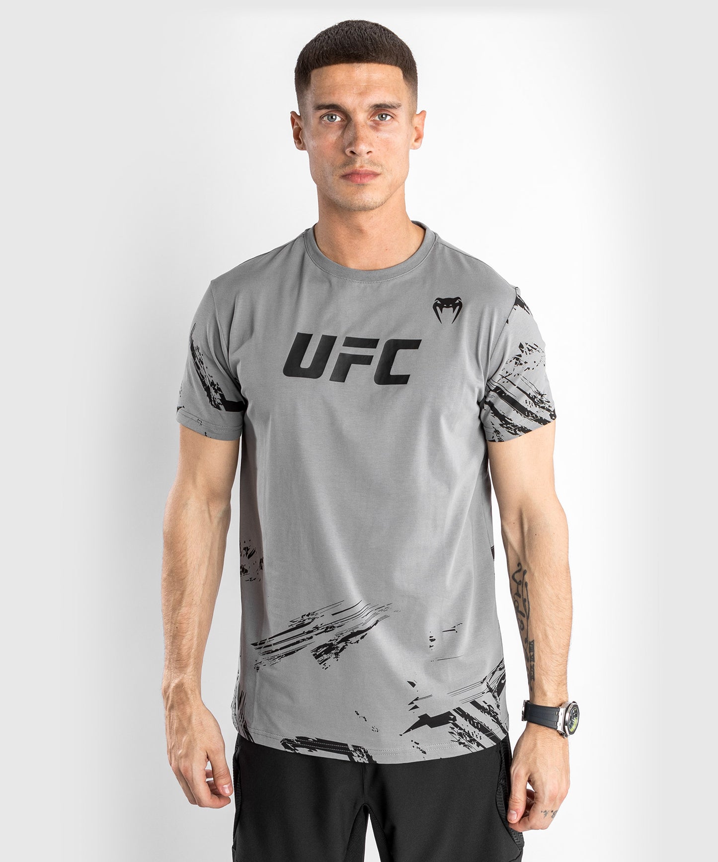 UFC Venum Authentic Fight Week 2.0 T-Shirt – Kurzarm  – Grau