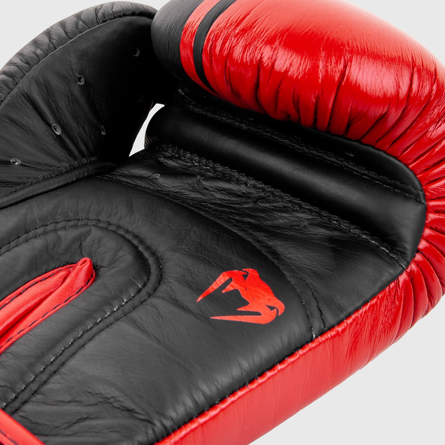 Venum Shield professionelle Boxhandschuhe - Klettverschluss