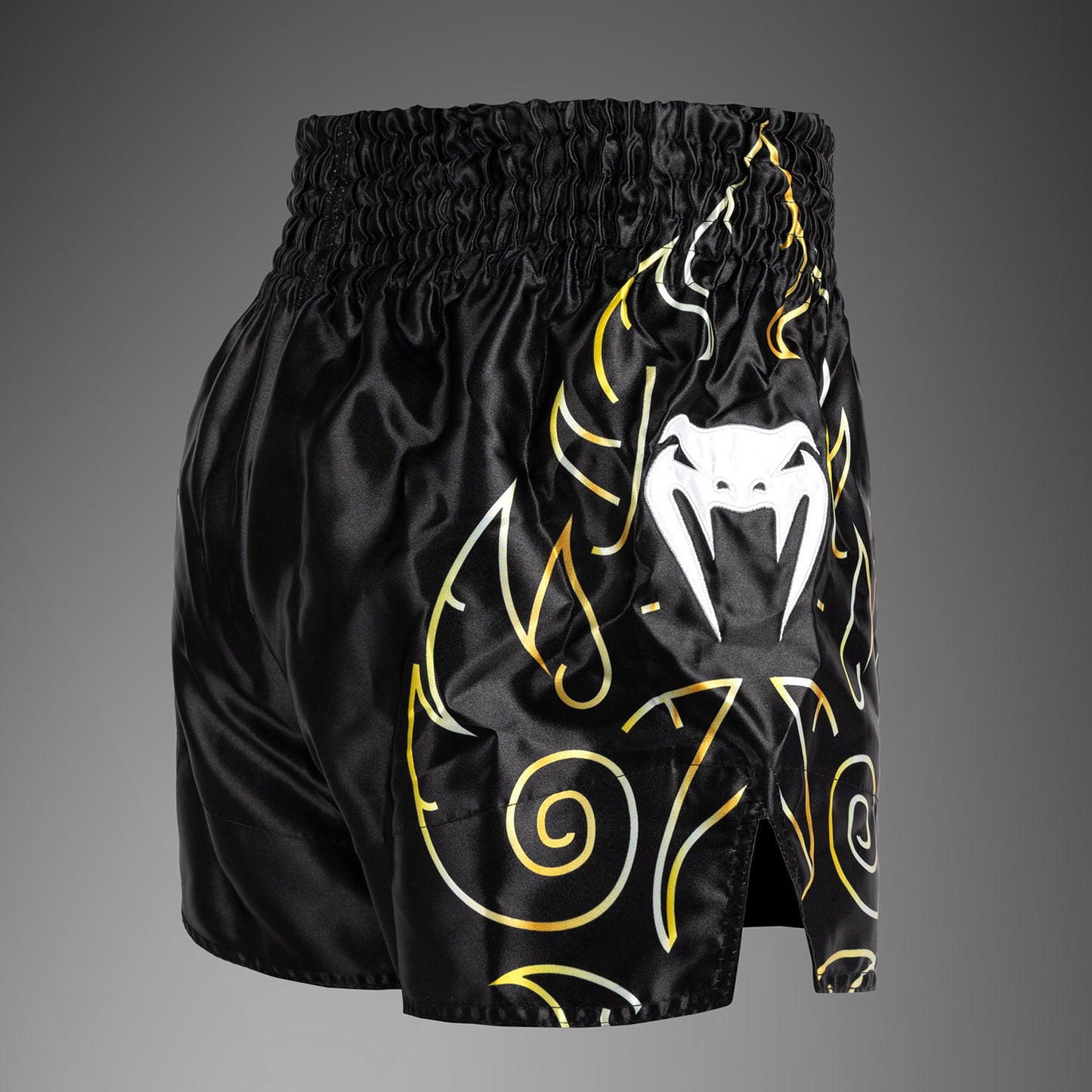 Venum VTC Flames Muay Thai Shorts - Schwarz/Gold