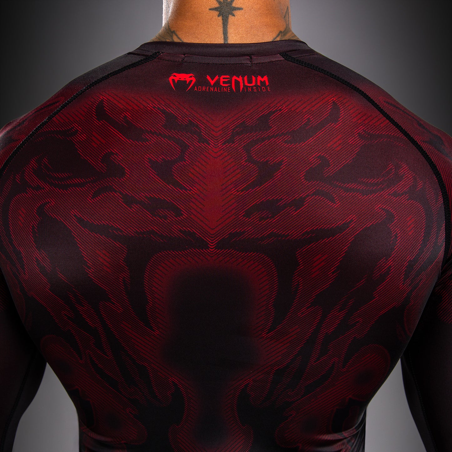 Venum Spectre Langarm Rashguard – Schwarz/Rot