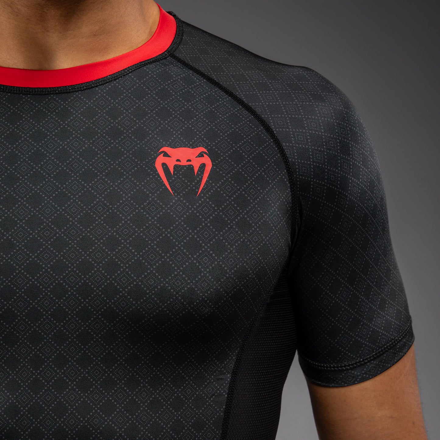 Venum x Roger Gracie Signature Kurzarm Rashguard - Schwarz/Rot