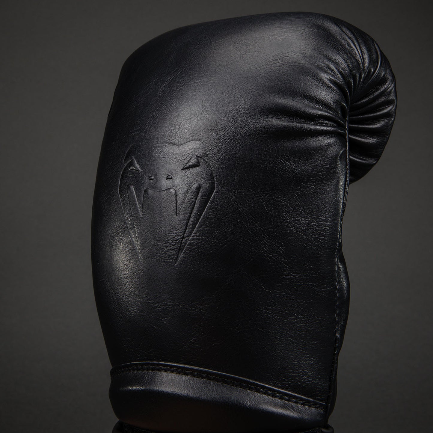 Venum Impact Classic Boxhandschuhe - Schwarz