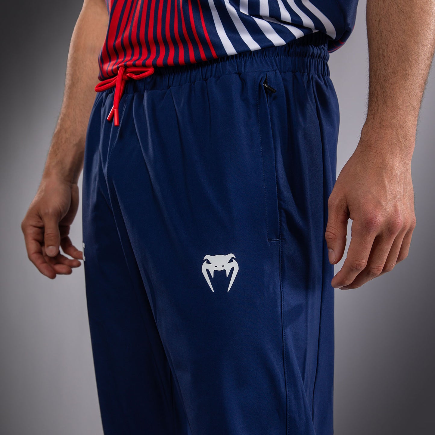 Official UFC Freedom 250 by Venum Authentic Fight Night Walkout Hose für Herren - Blau