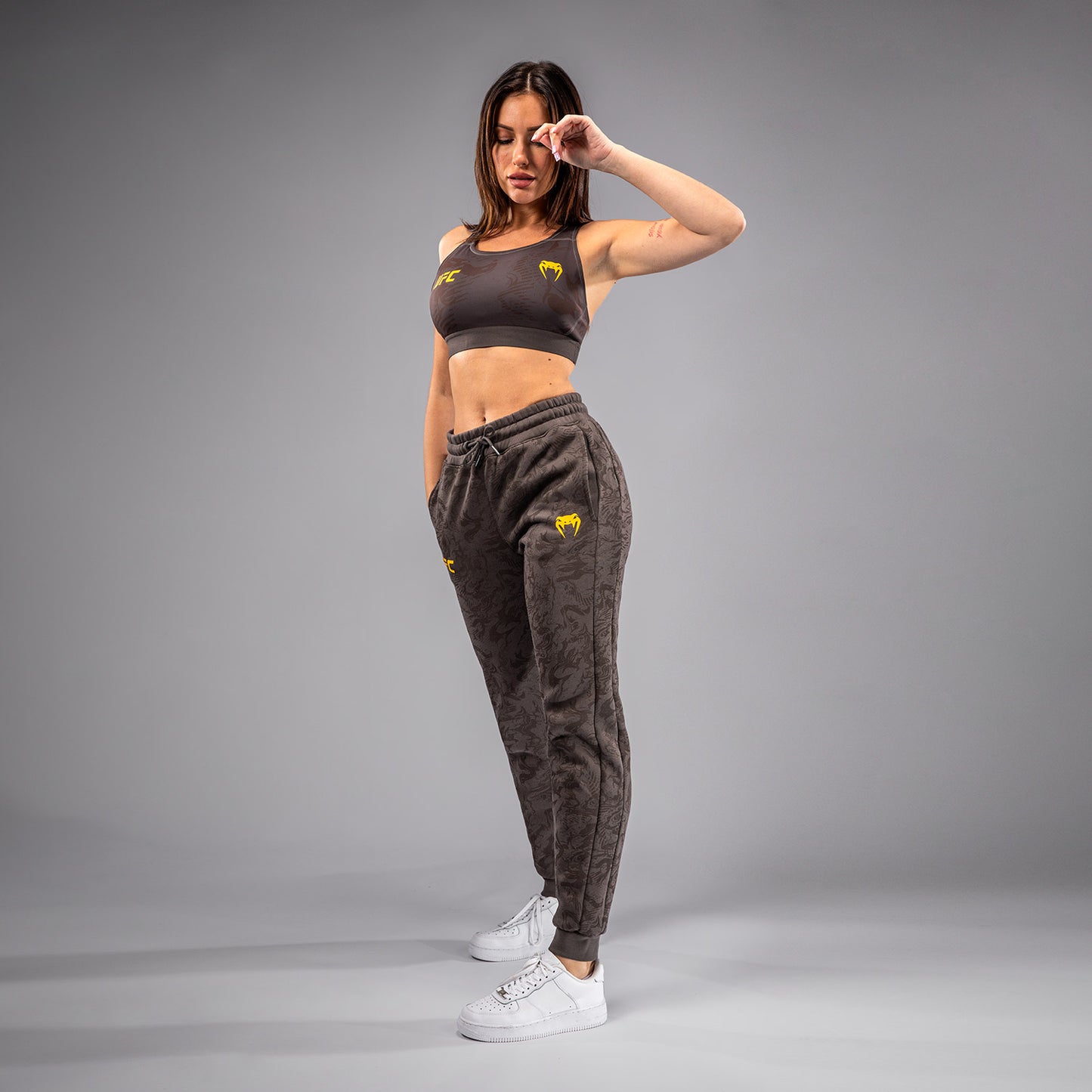 UFC Fusion by Venum Fight Week Damen Baumwollhose - Erdiges Braun