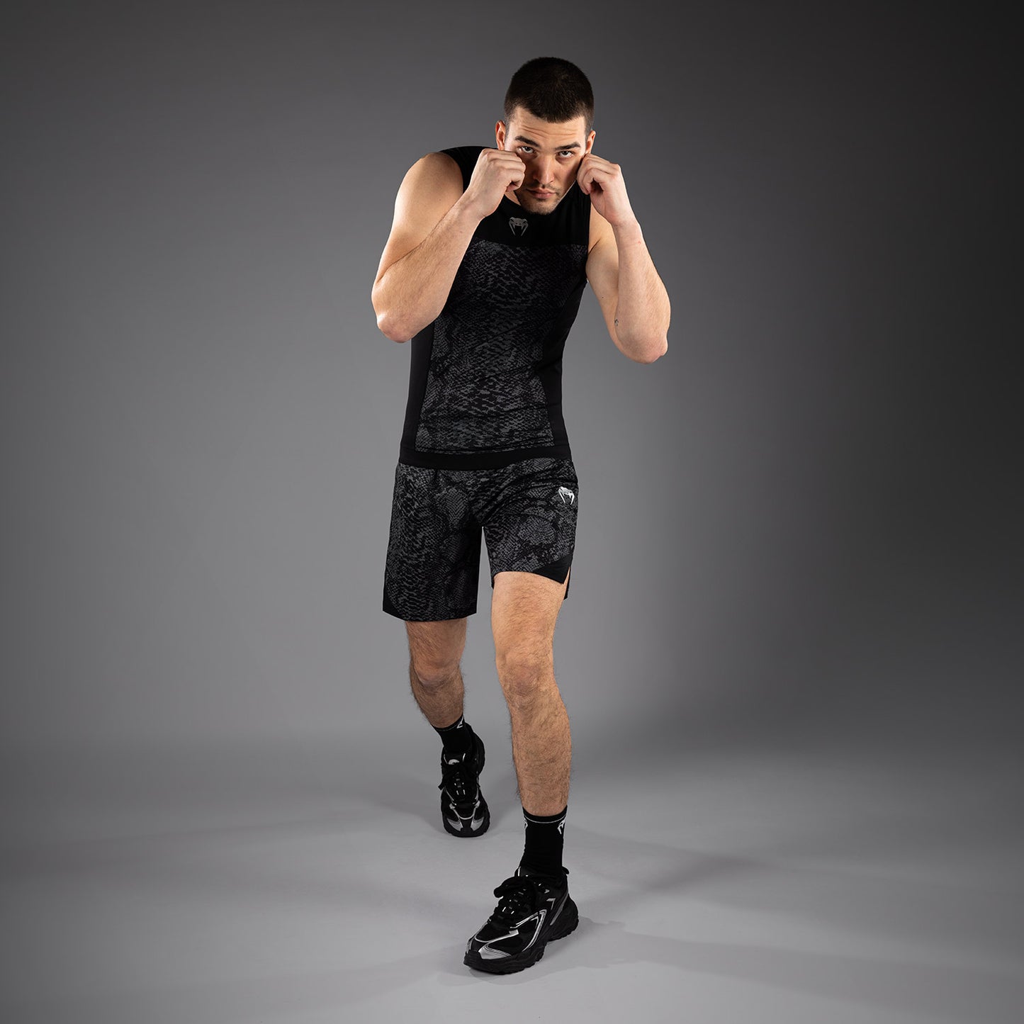Venum G-Fit Scales Ärmelloses Rashguard – Schwarz/Anthrazitgrau