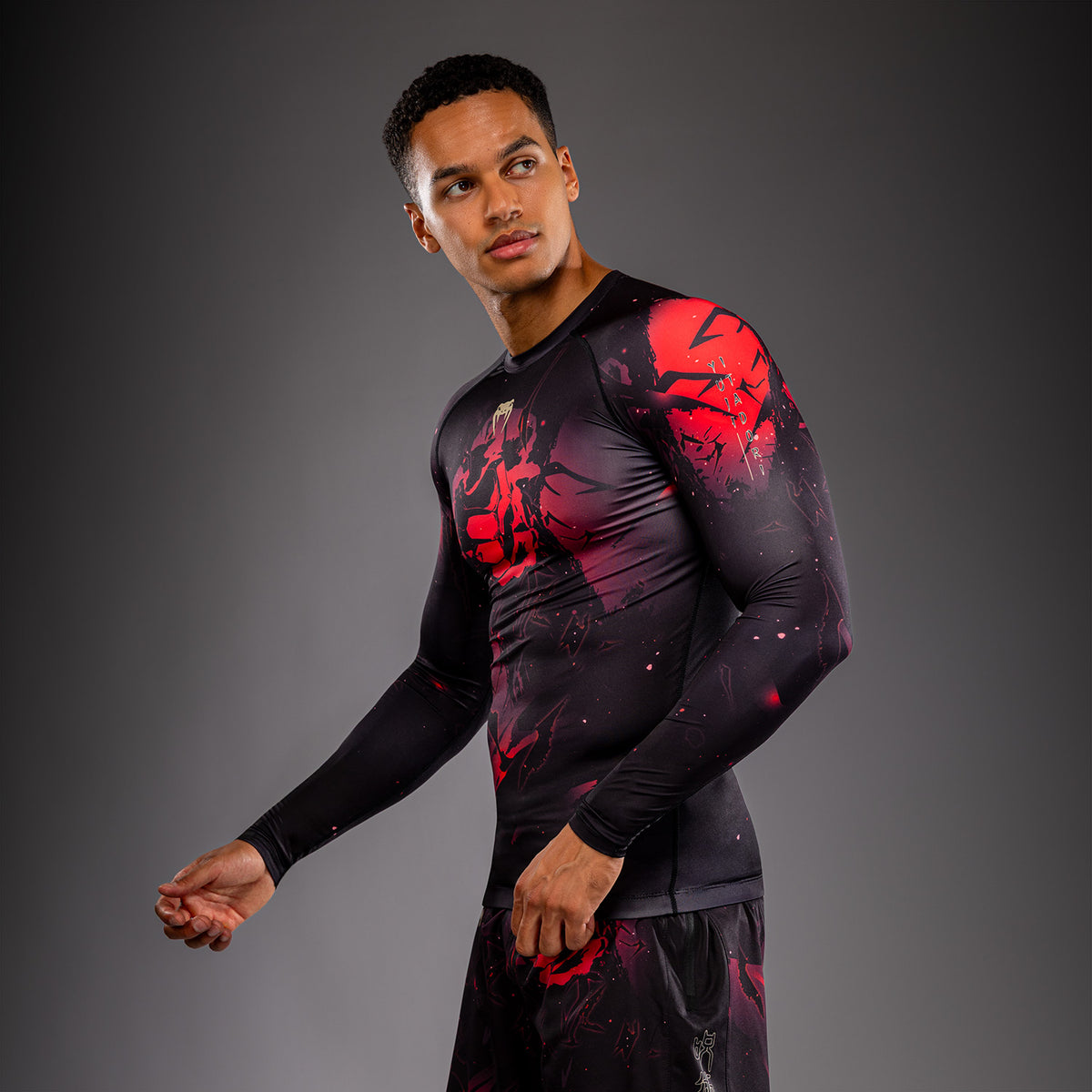 Jujutsu Kaisen x Venum Itadori Langarm Rashguard – Schwarz/Rot