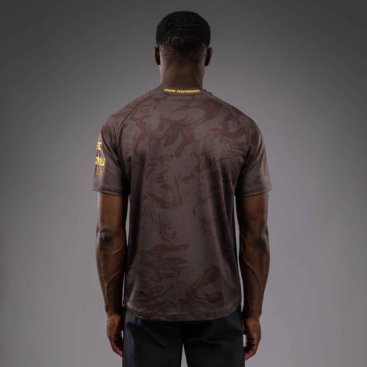 UFC Fusion by Venum Fight Week Herren Dry-Tech T-Shirt - Erdiges Braun