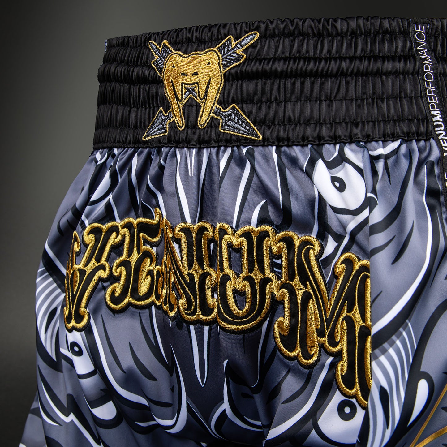 Venum Wolf Atak Muay-Thai-Shorts – Schwarz/Grau