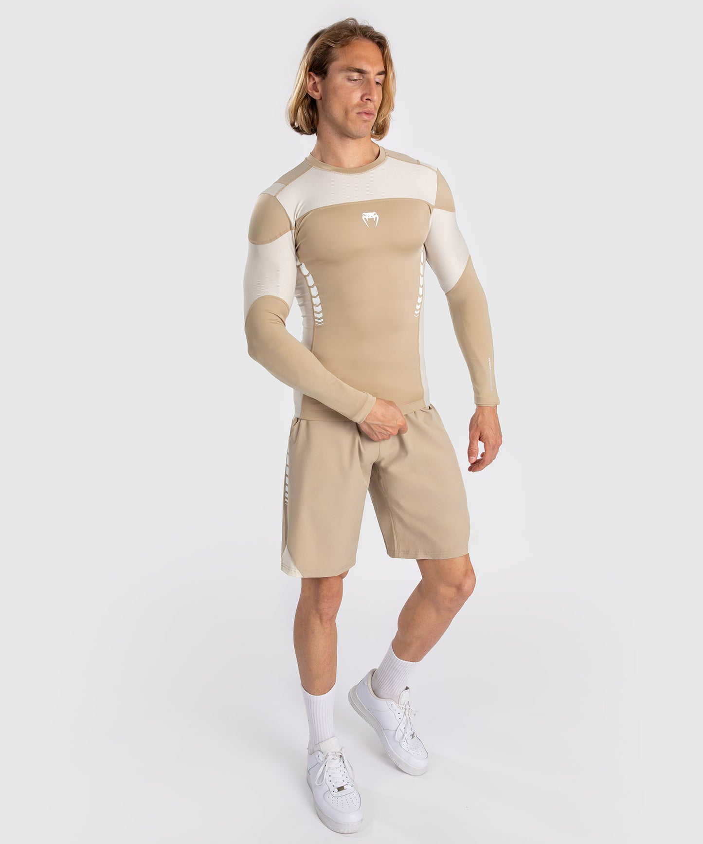Venum Tempest Herren Langarm Rashguard - Beige/Sand