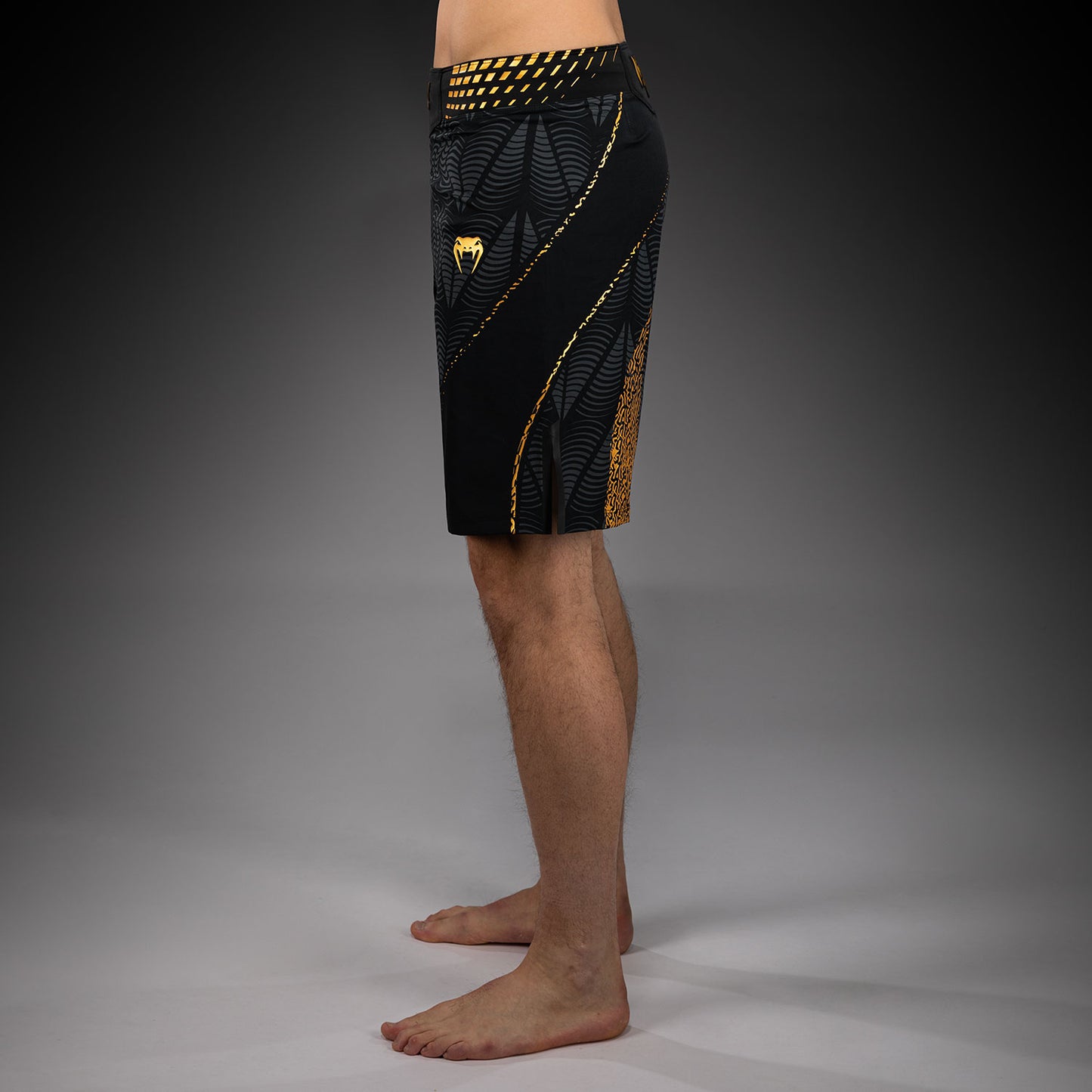 UFC Zenith by Venum Authentic Fight Night Lange Passform Fight Short Herren - Champion