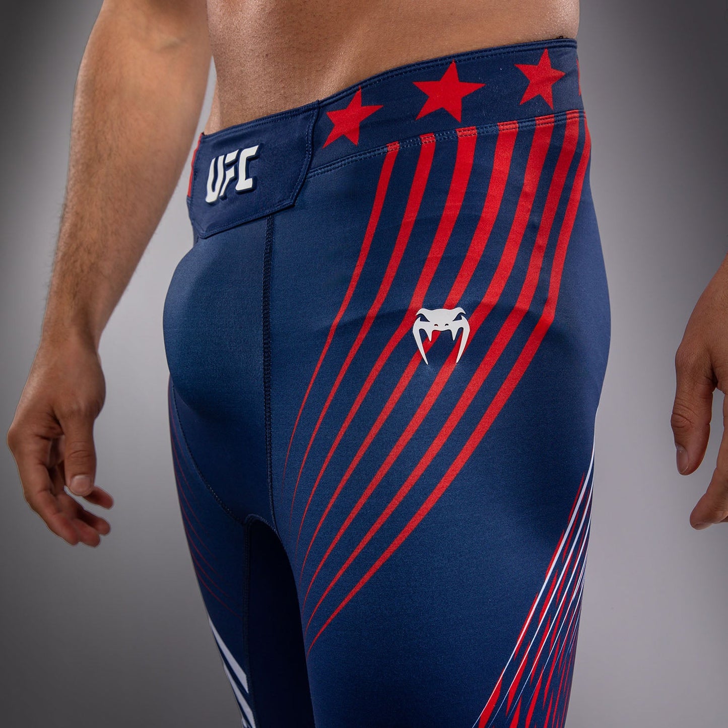 Official UFC Freedom 250 by Venum Authentic Fight Night Vale Tudo Shorts für Herren - Blau