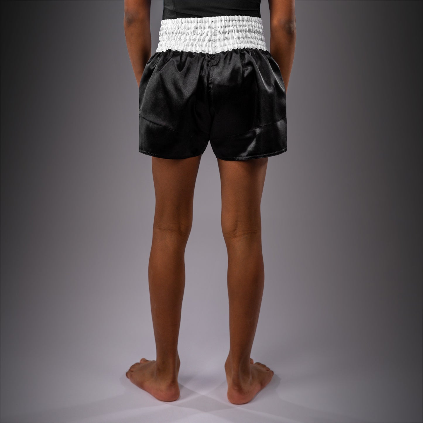 Venum Classic Muay-Thai-Shorts für Kinder – Schwarz/Weiß