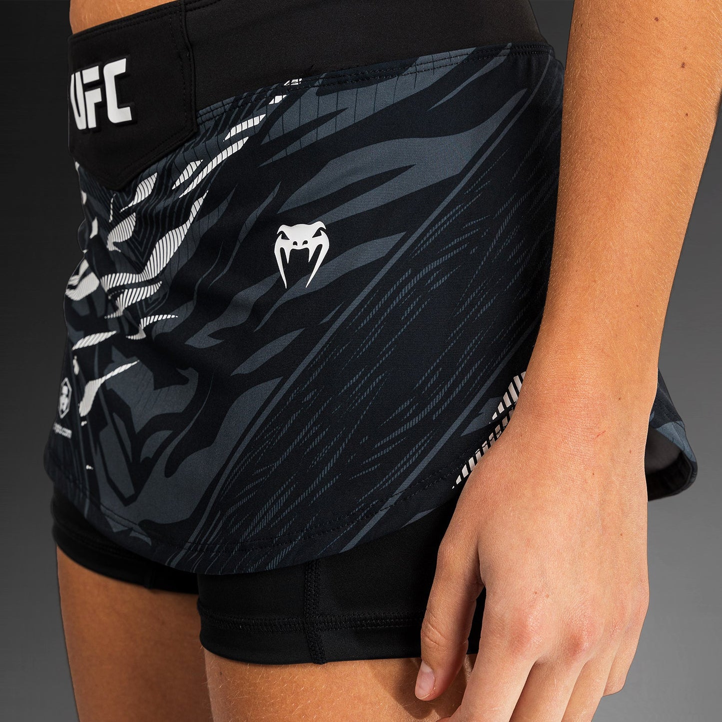 UFC Fusion by Venum Authentic Fight Night Damen-Skort - Schwarz