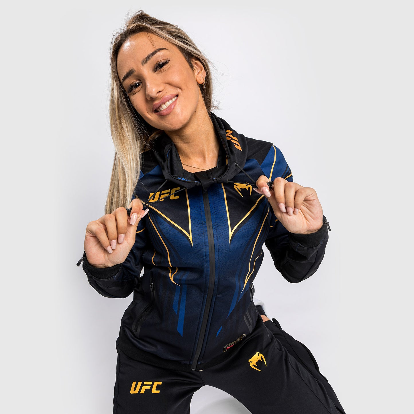 UFC Venum Authentic Fight Night 2.0 Walkout-Hoodie für Frauen – Midnight Edition - Champion