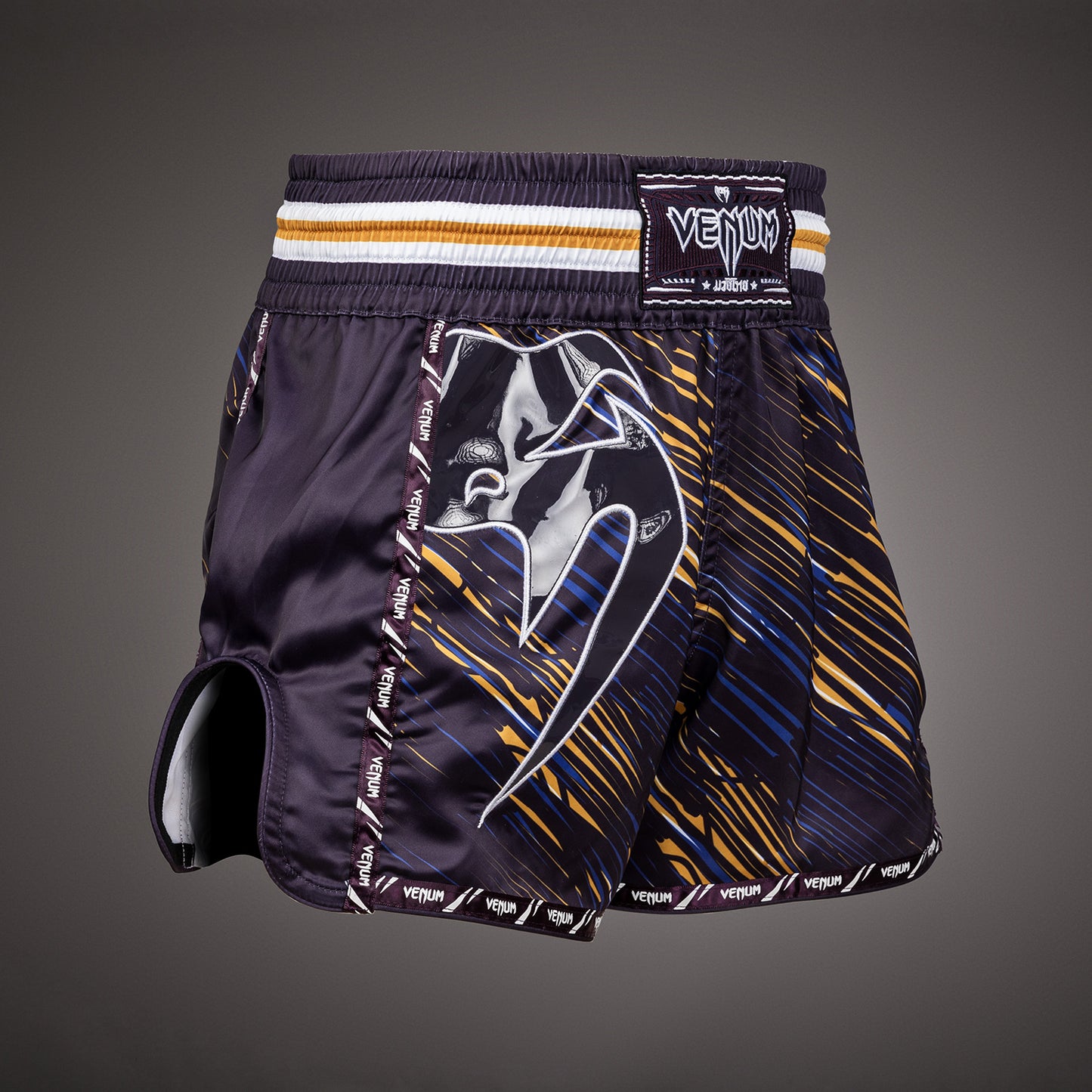 Venum Giant Muay Thai Shorts - Dunkellila