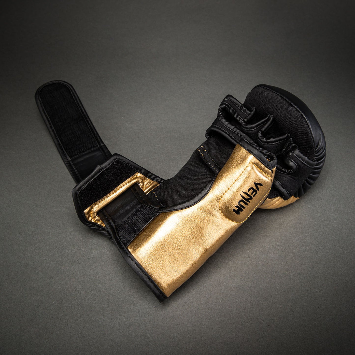 Venum Attack 2.0 Sparringhandschuhe – Gold/Schwarz