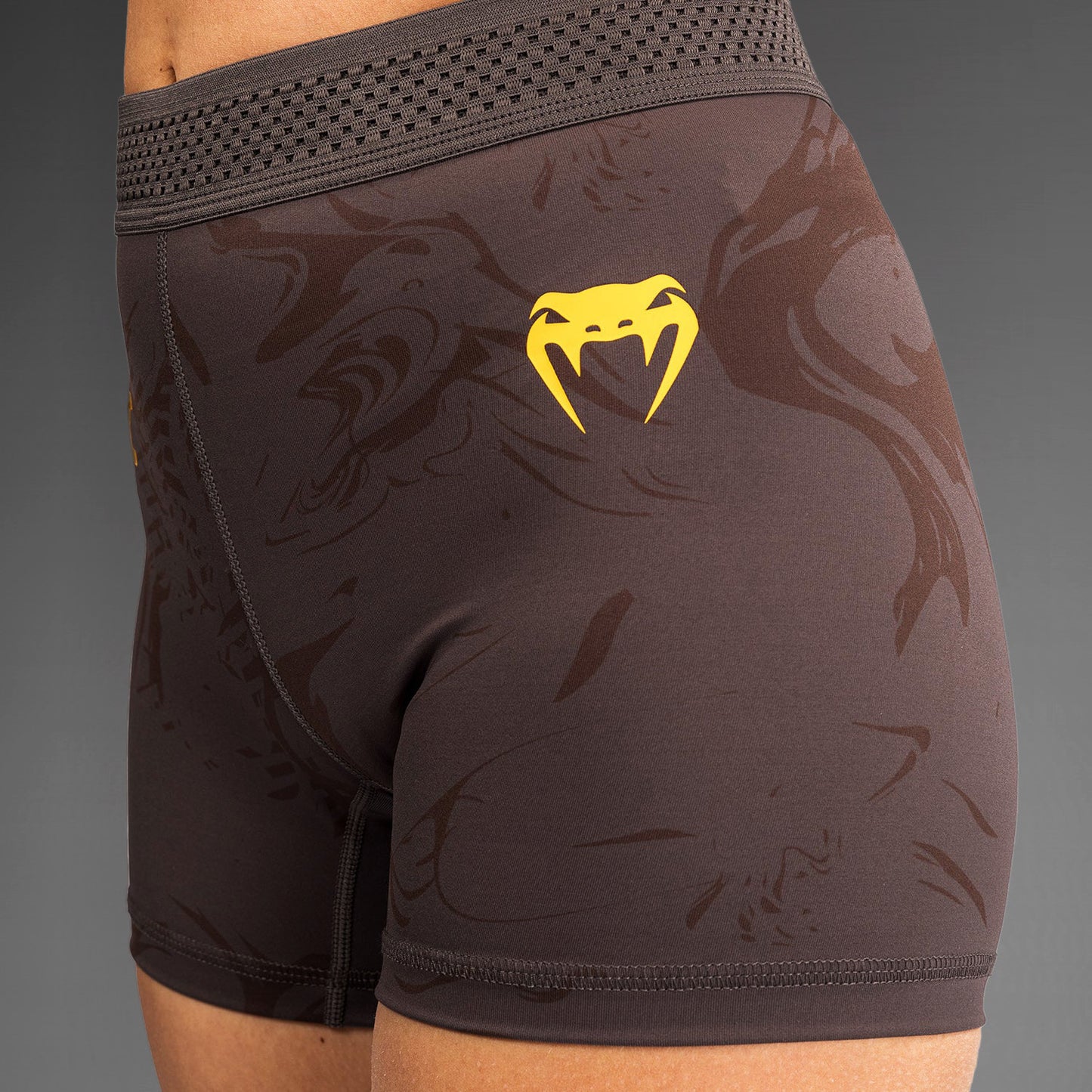 UFC Fusion by Venum Fight Week Damen Vale Tudo Short - Erdiges Braun