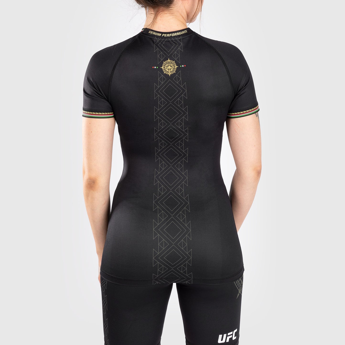 Noche UFC by Venum  Authentic Fight Night Damen Performance Kurzarm Rashguard - Schwarz