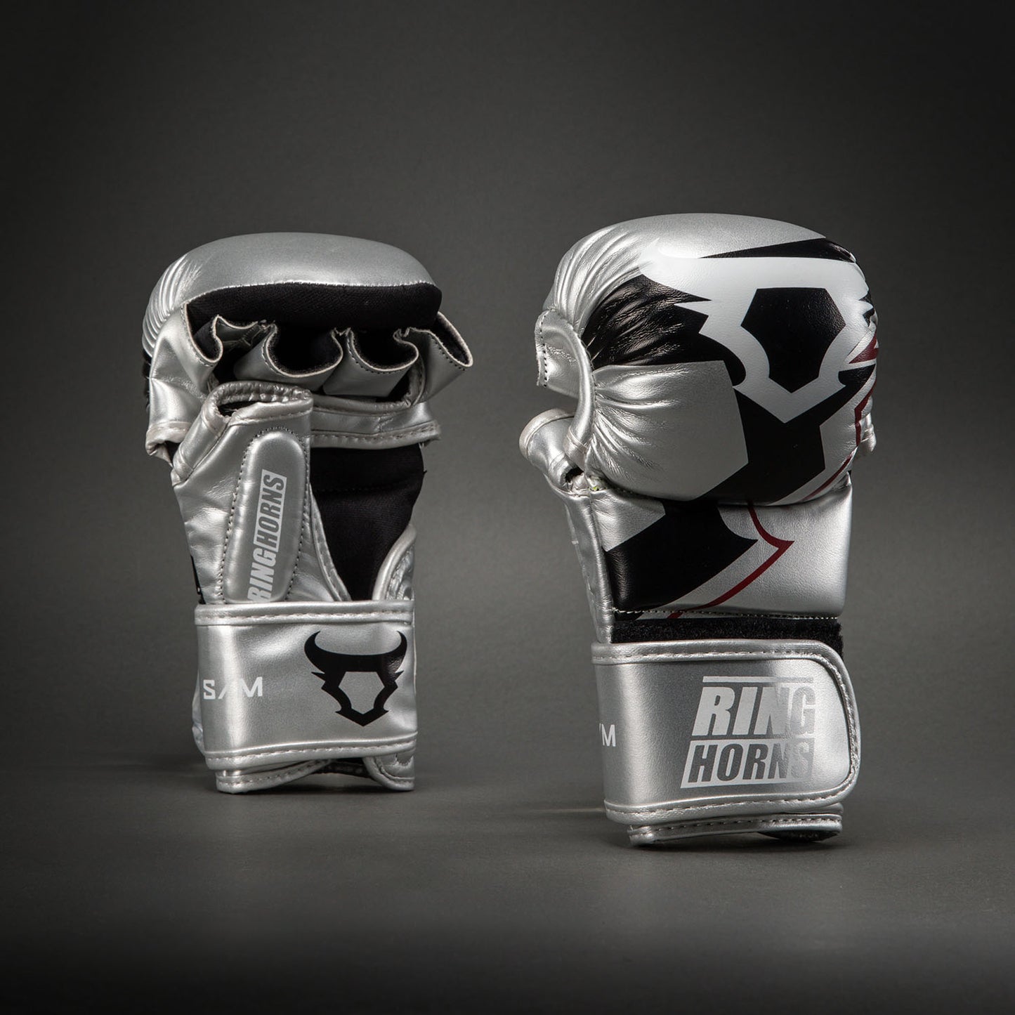 Ringhorns Charger by Venum MMA Sparringhandschuhe – Silber/Schwarz