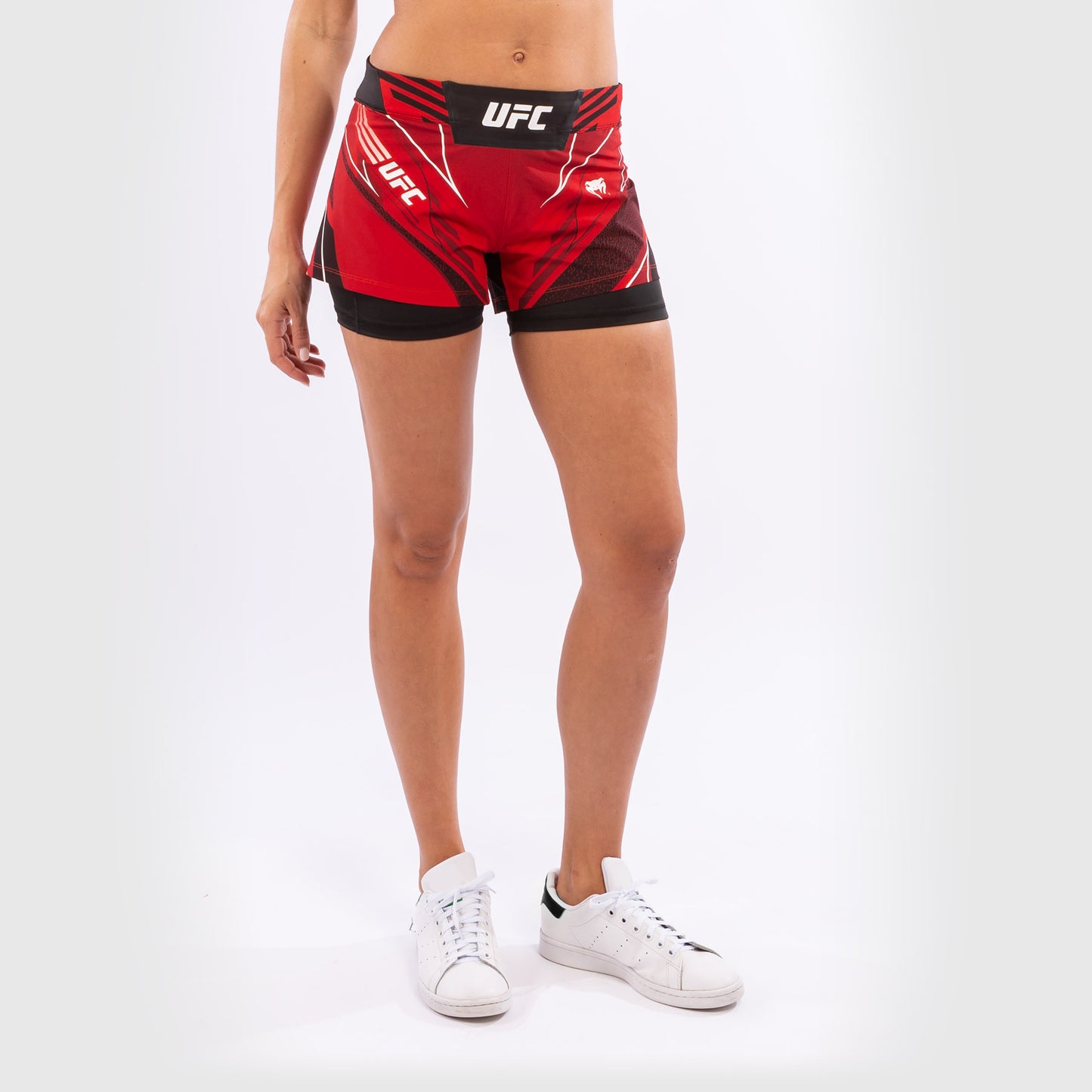 UFC Venum Authentic Fight Night Damen Shorts - Short Fit - Rot