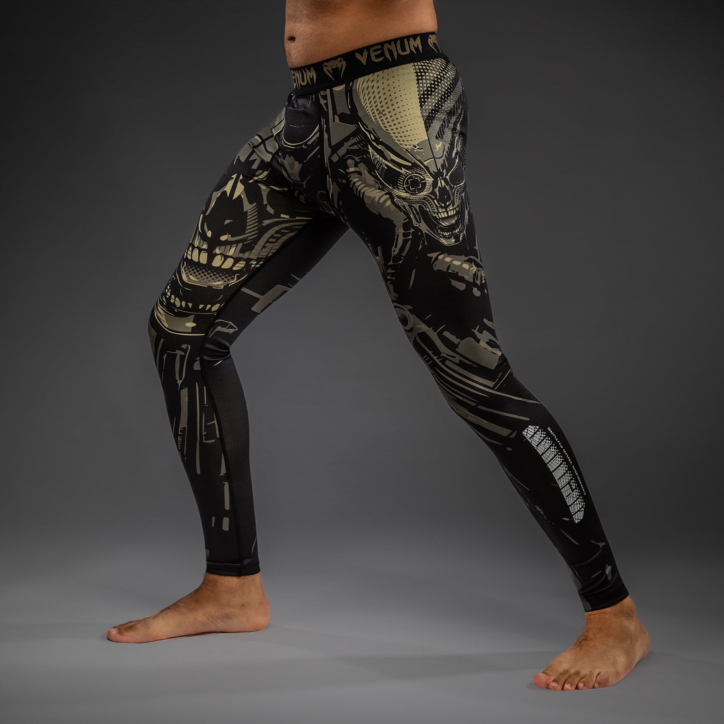 Venum Invader Spats - Schwarz/Sand