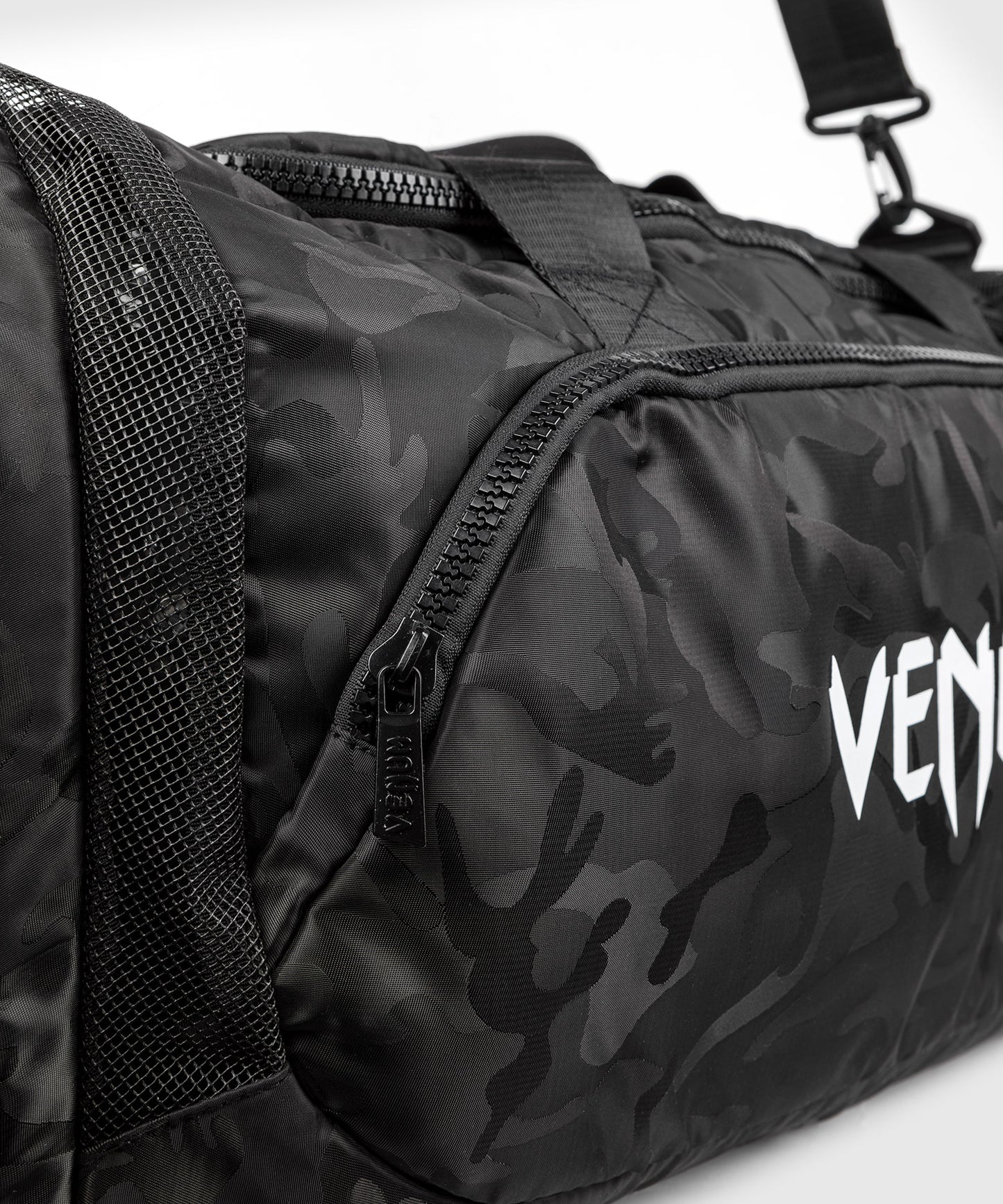 VENUM TRAINER LITE DUFFLE BAG – SCHWARZ-DUNKLE CAMO