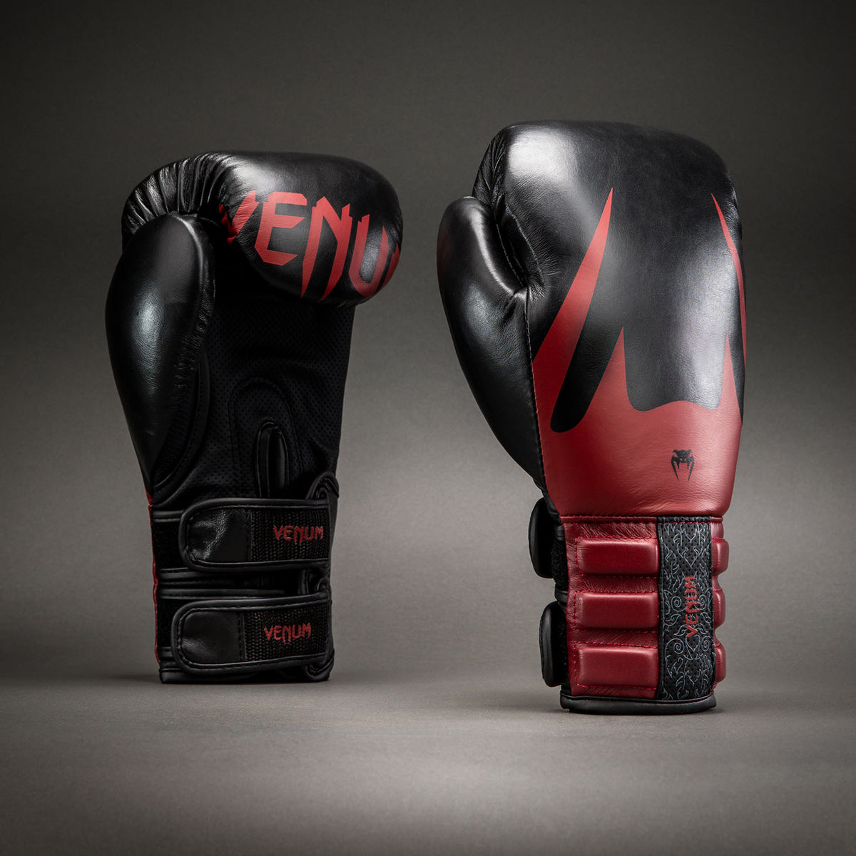 Venum Reverso Boxhandschuhe – Schwarz/Rot