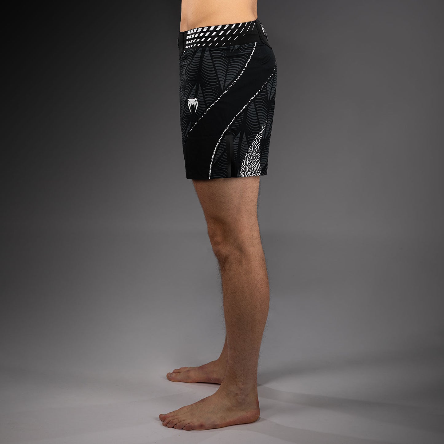 UFC Zenith by Venum Authentic Fight Night Kurze Passform Fight Short Herren - Schwarz
