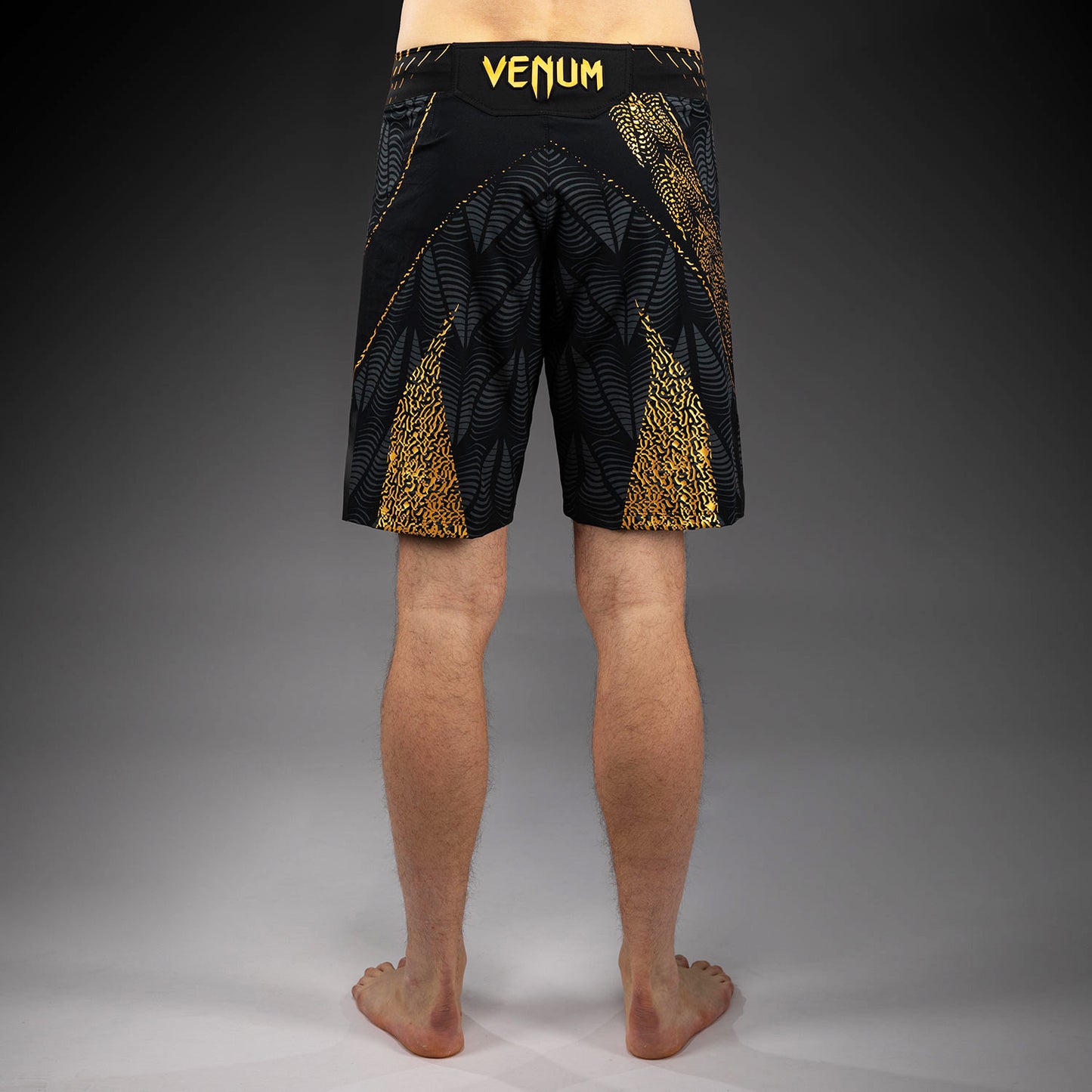 UFC Zenith by Venum Authentic Fight Night Lange Passform Fight Short Herren - Champion