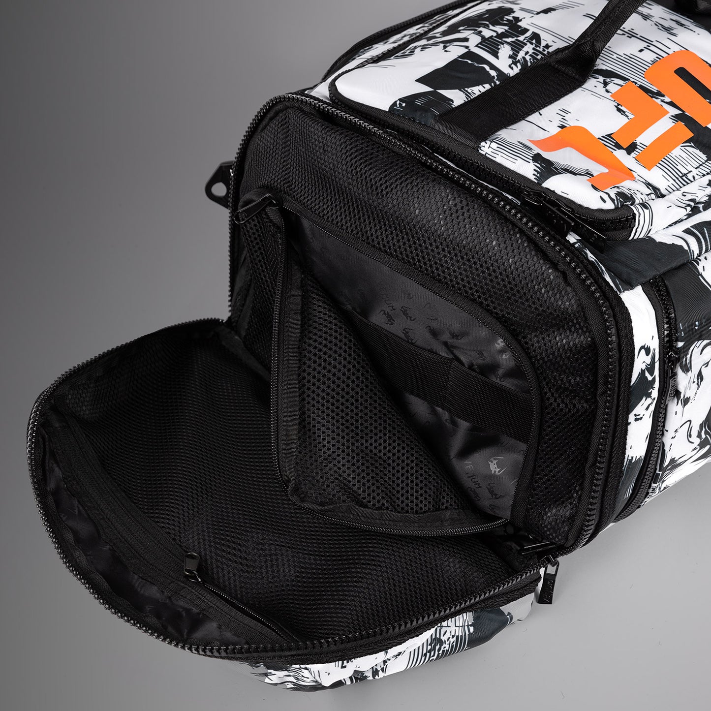UFC Zenith by Venum Authentic Fight Week Sporttasche - Weiß (48L)