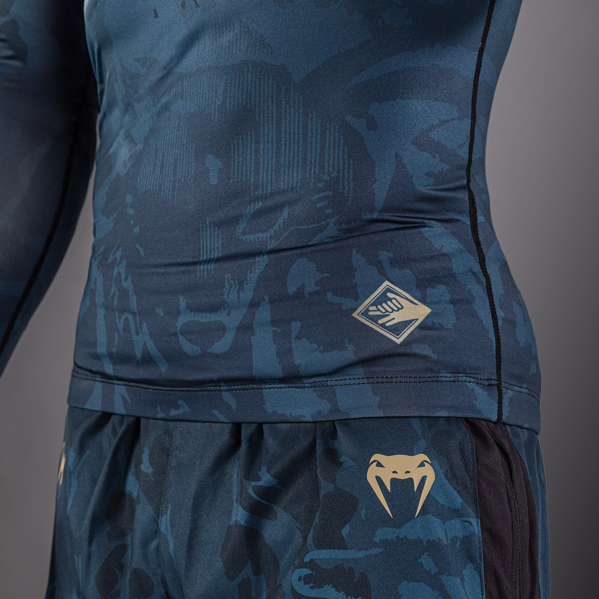Jujutsu Kaisen x Venum Fushiguro Langarm Rashguard – Ozeanblau