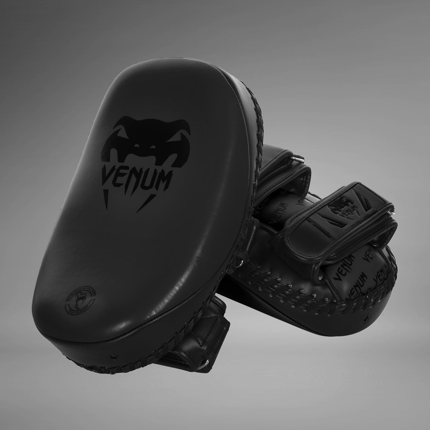 Venum Light Kick Pads - Schwarz/Schwarz (Paar)