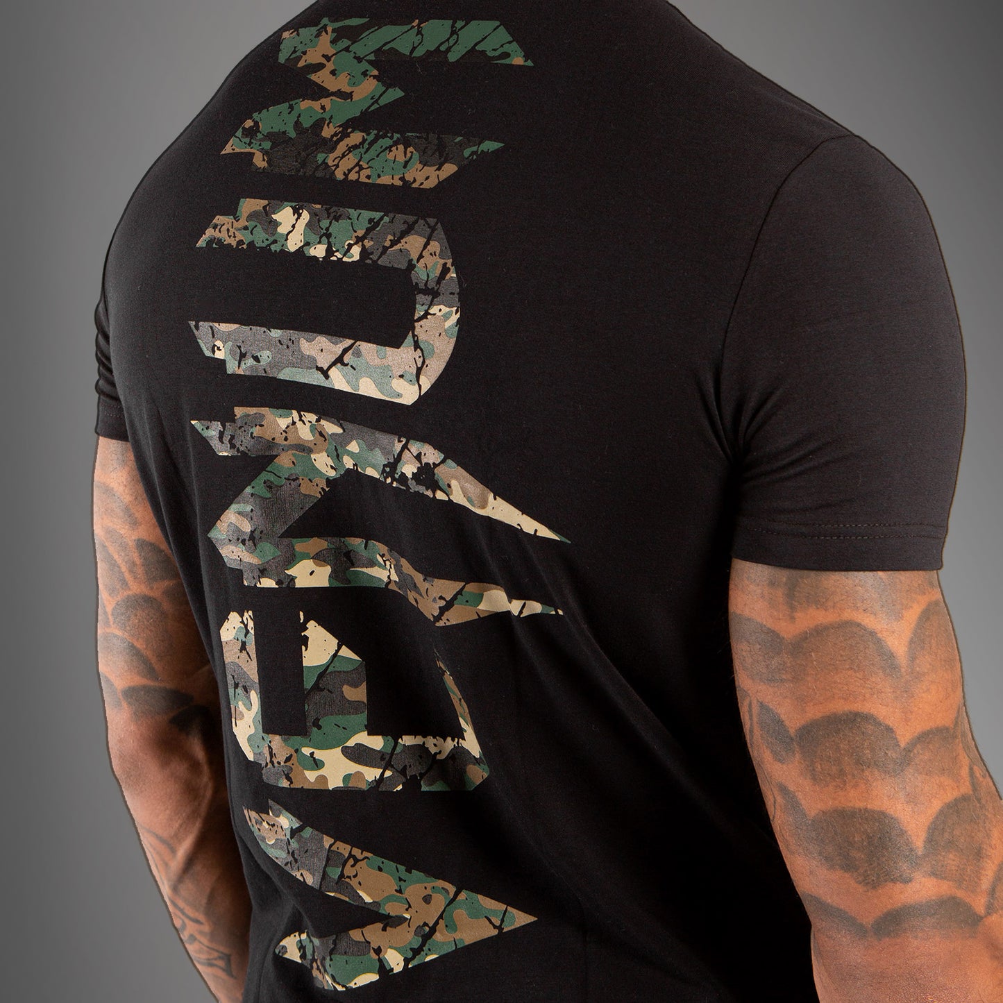 Venum Original Giant T-Shirt - Schwarz/Wald-Camo