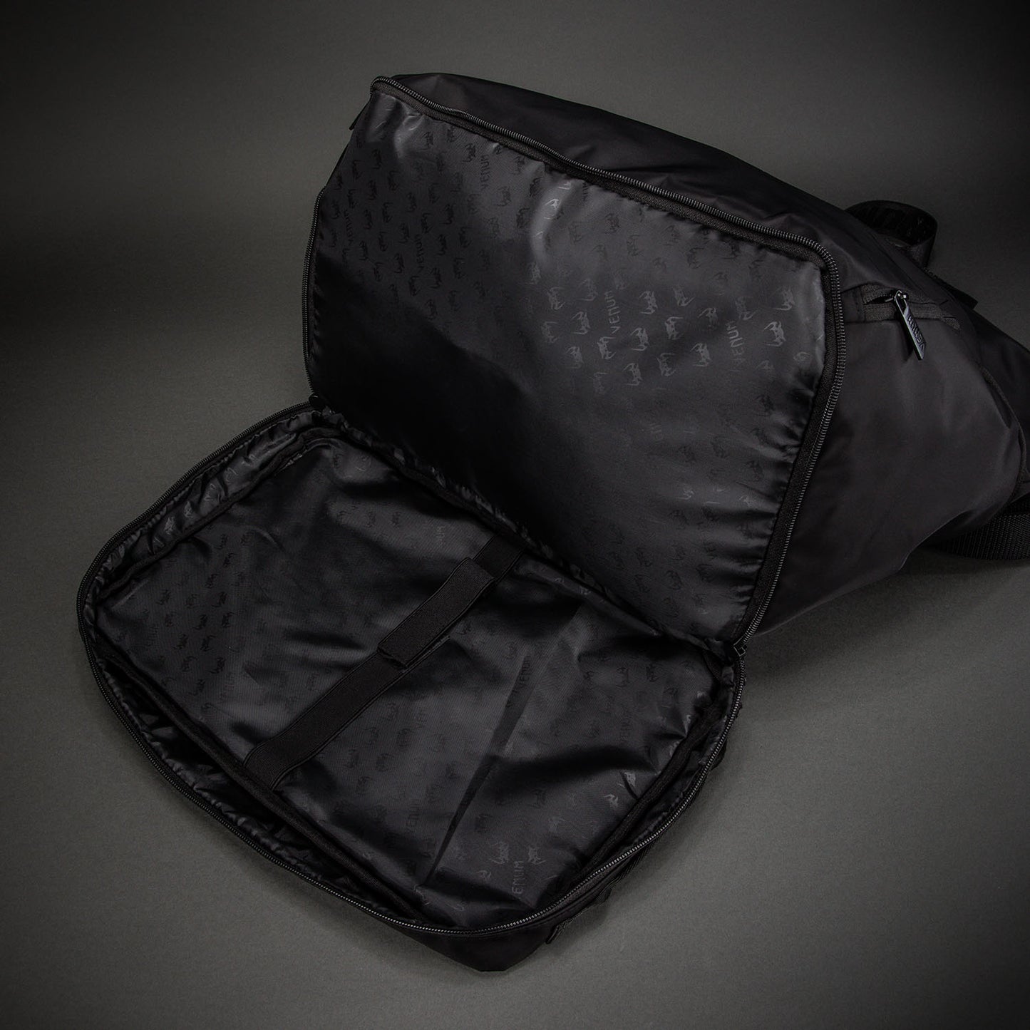 Venum Essential Sporttasche - Schwarz