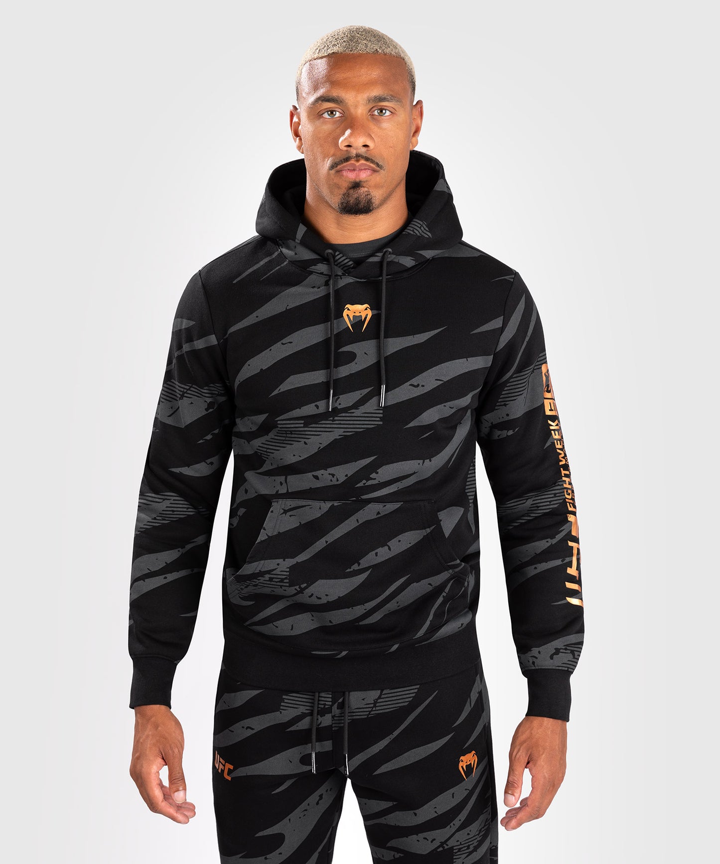 UFC Adrenaline by Venum Fight Week Herren Pullover Hoodie - Urban Camo