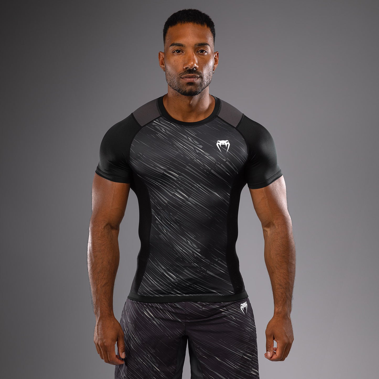 Venum Rapid Kurzarm Rashguard - Schwarz/Sturmgrau
