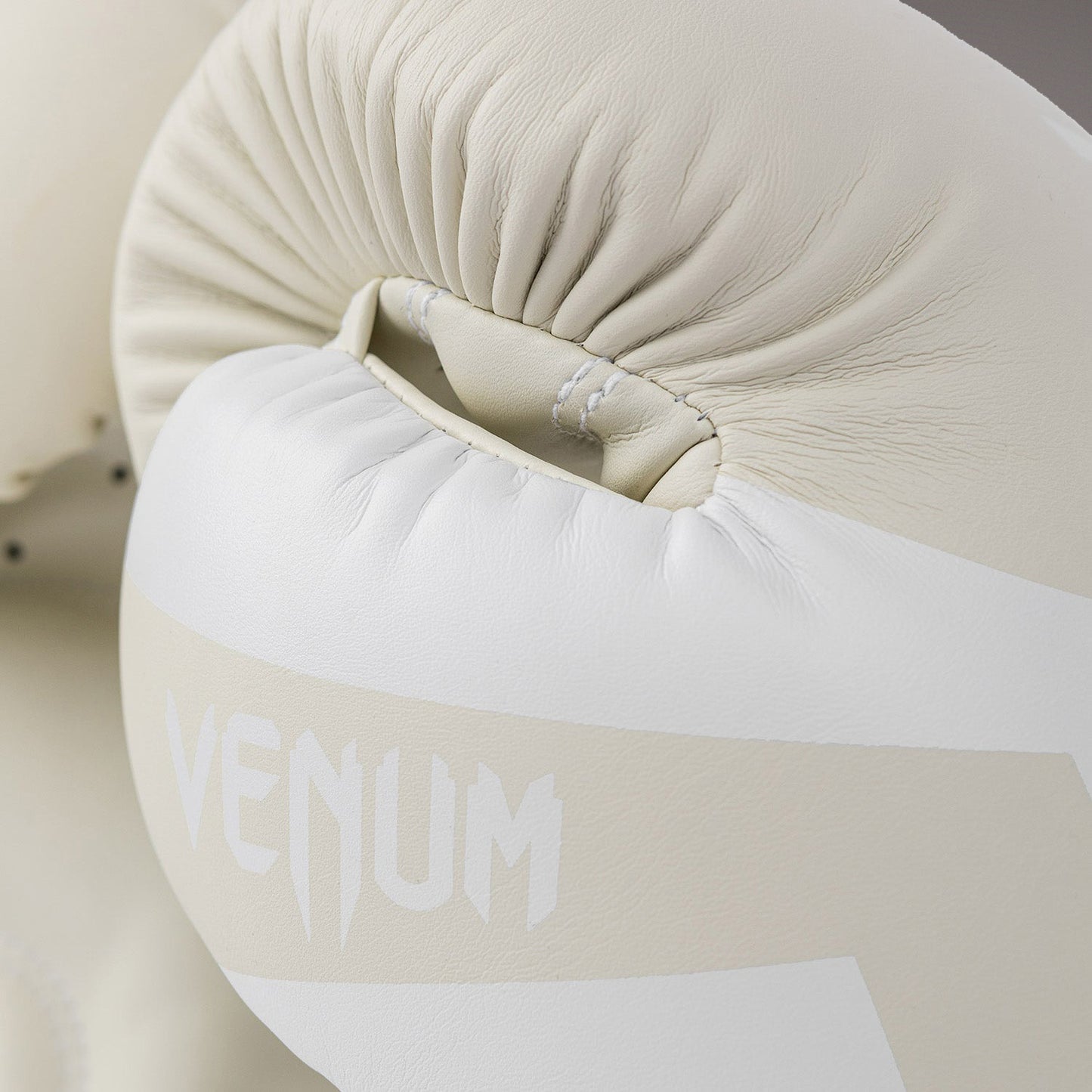 Venum Elite Boxhandschuhe - Weiß/Elfenbein