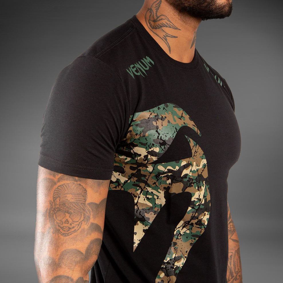 Venum Original Giant T-Shirt - Schwarz/Wald-Camo