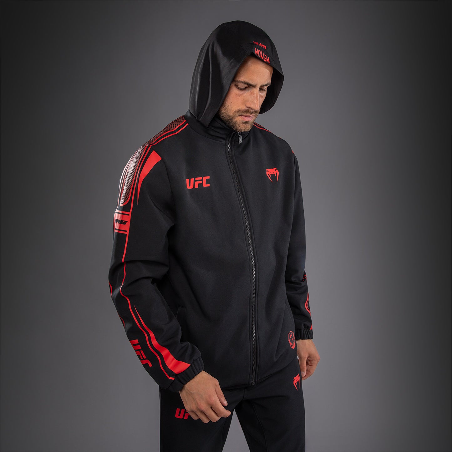 Venum UFC Unity by Venum Authentic Fight Week Herren-Kapuzenjacke mit Reißverschluss - Schwarz