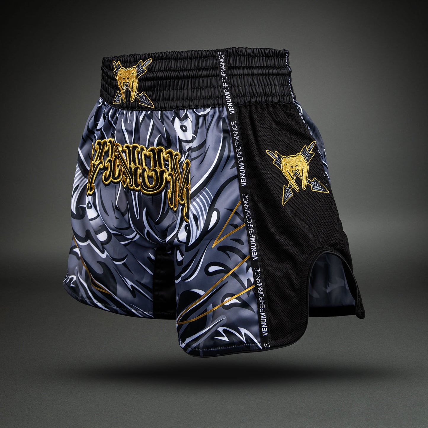 Venum Wolf Atak Muay-Thai-Shorts – Schwarz/Grau