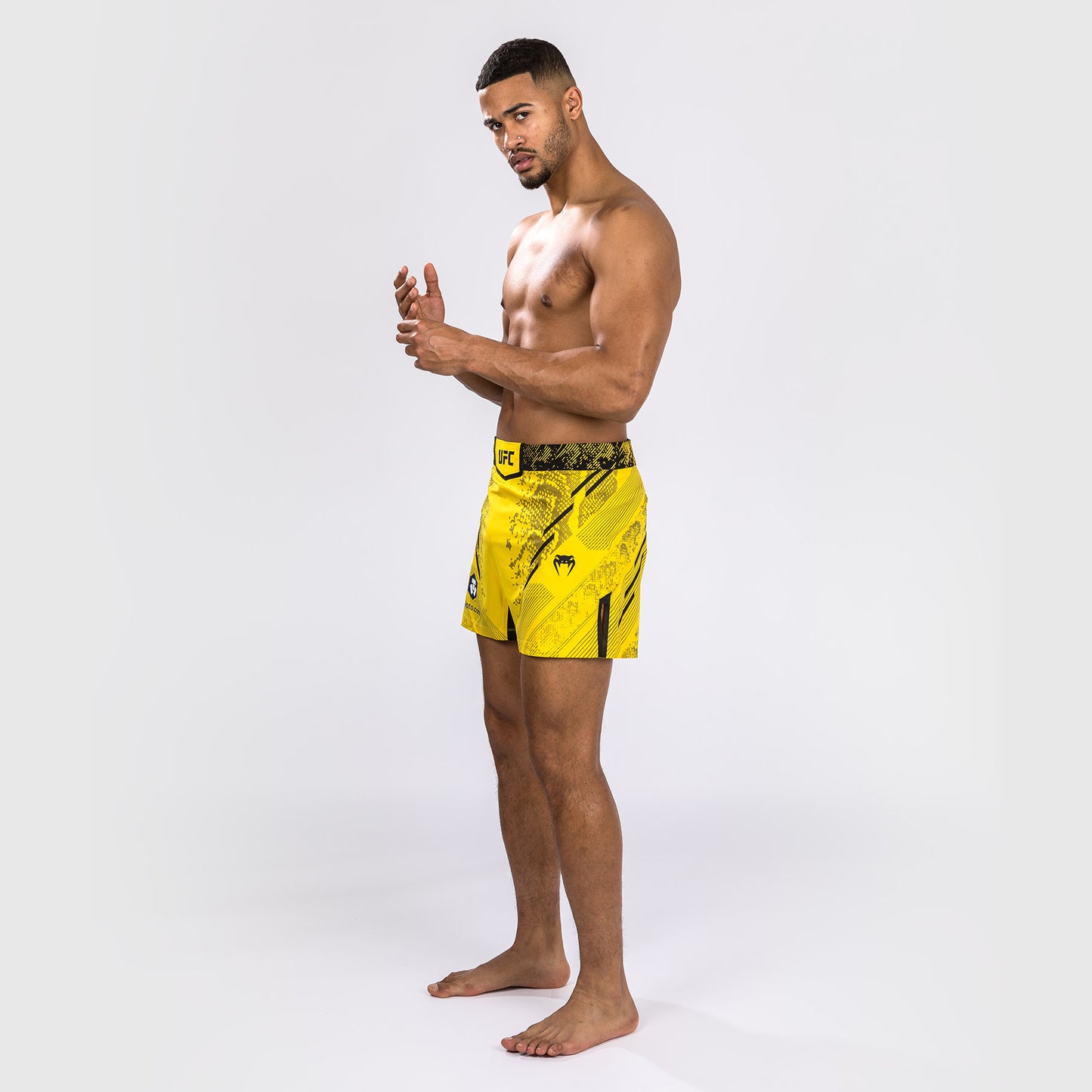 UFC Adrenaline by Venum Personalisierte Authentic Fight Night Herren-Kampfshort - Kurze Passform - Gelb