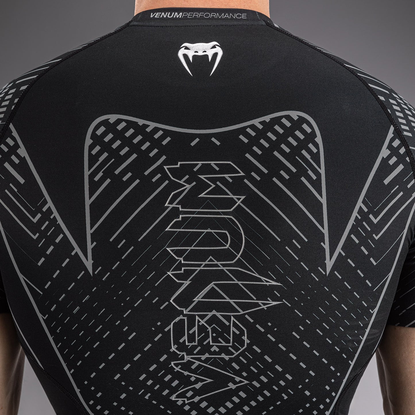 Venum Midnight Fury Kurzarm Rashguard – Schwarz/Grau/Silber