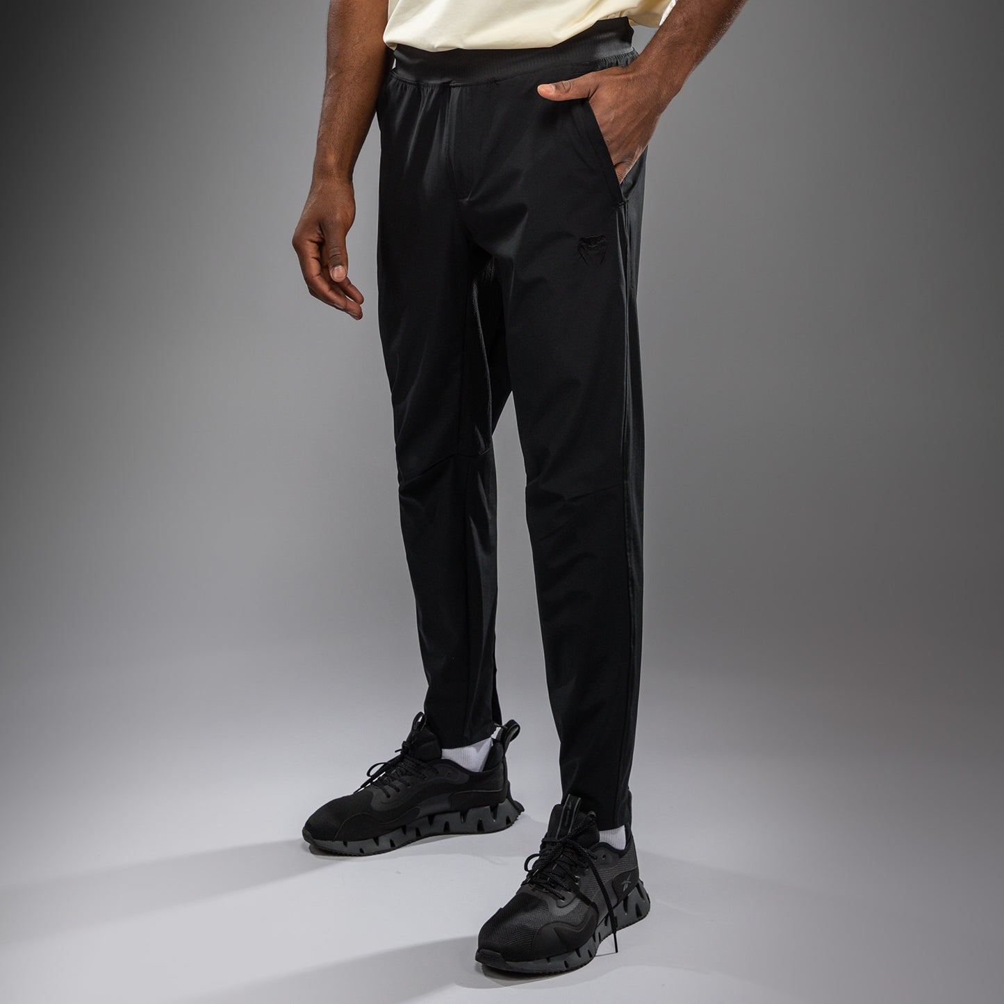Venum Fly Jogginghose - Tiefschwarz