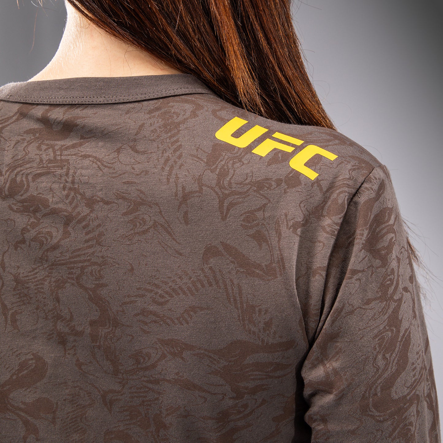 UFC Fusion by Venum Fight Week Damen Langarm Baumwoll T-Shirt - Erdiges Braun
