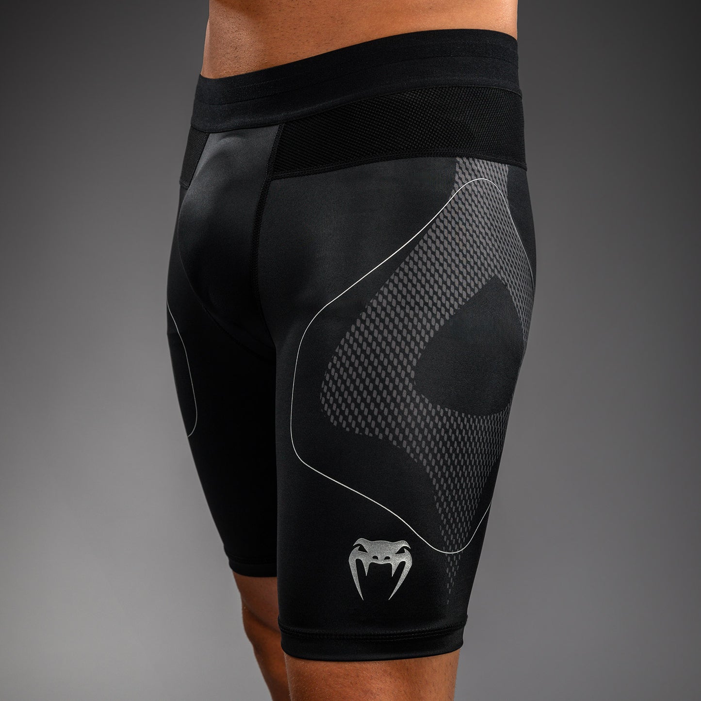 Venum Nexus Vale Tudo Shorts – Schwarz/Silber