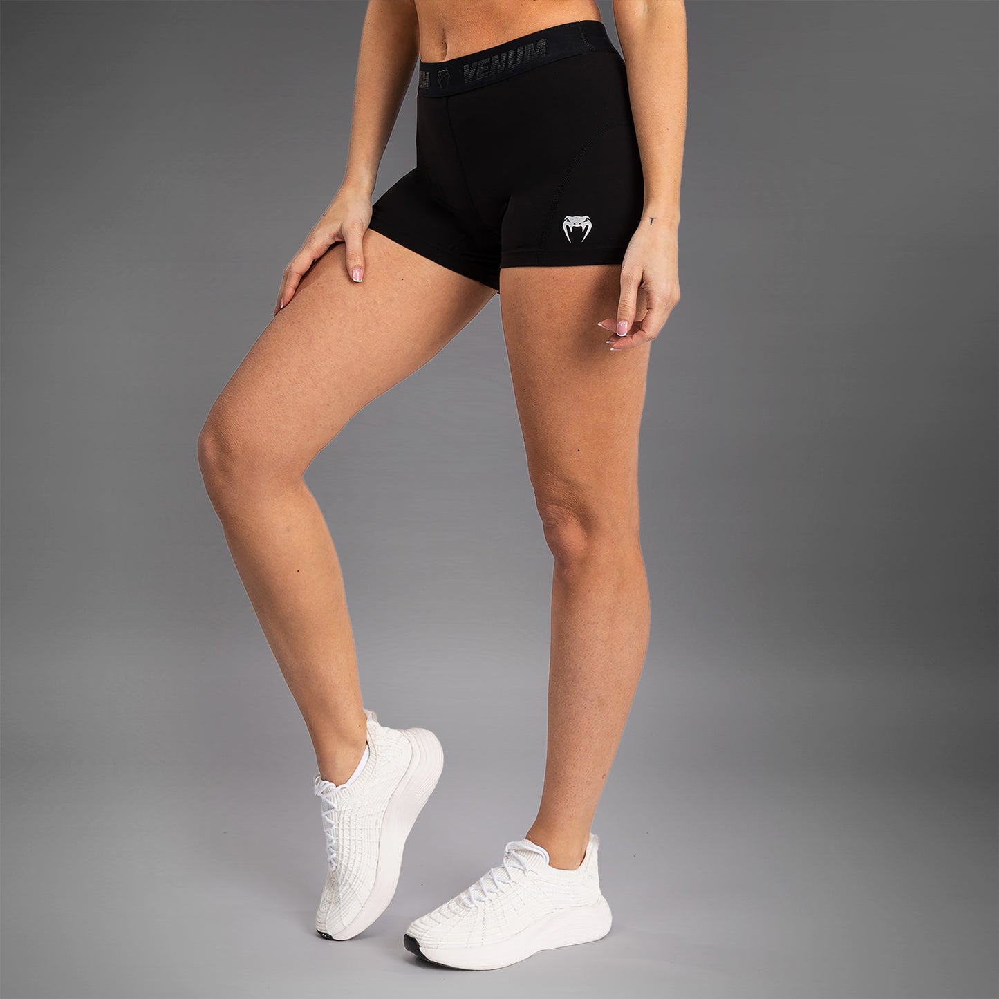 Venum Elevate Vale Tudo Shorts für Frauen - Schwarz