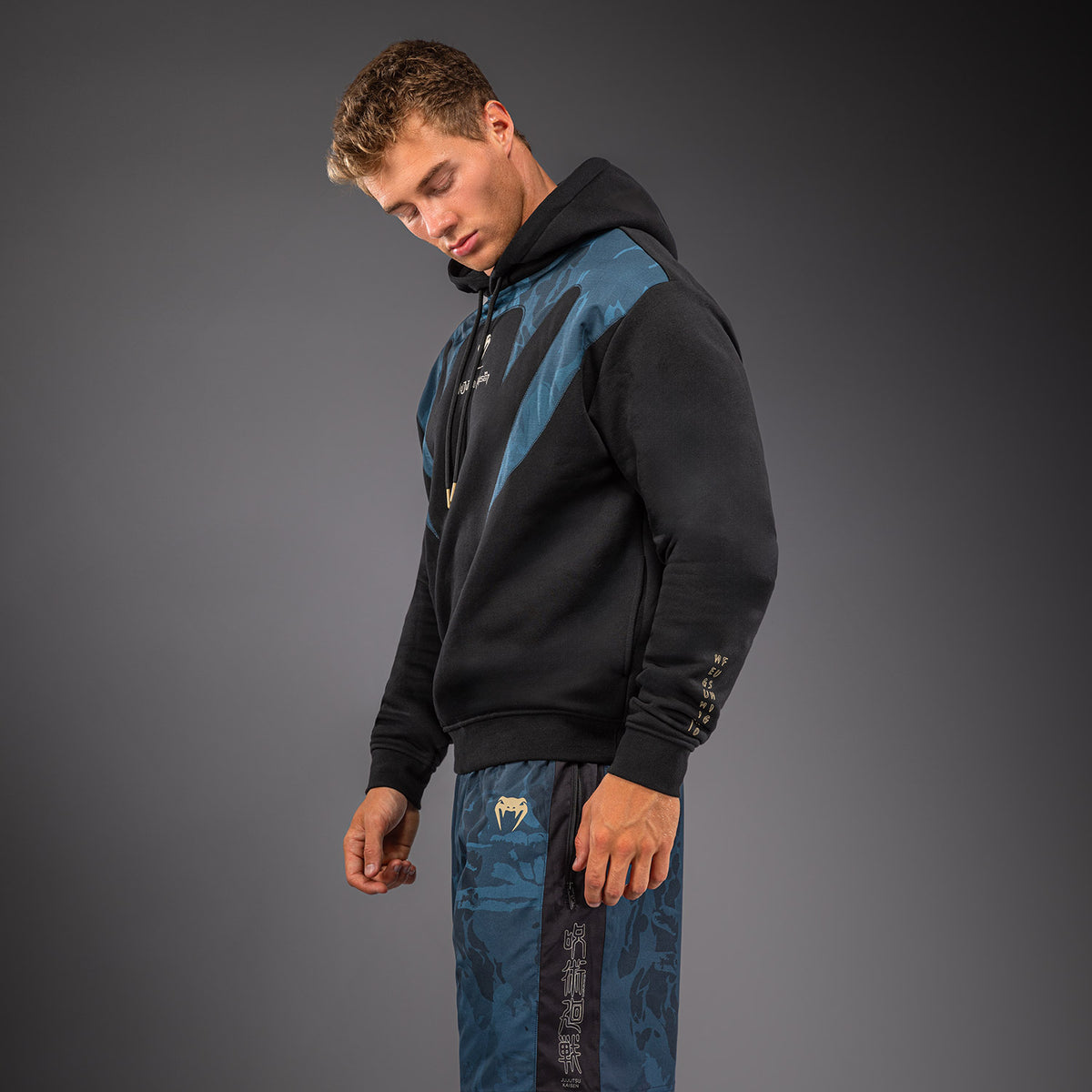 Jujutsu Kaisen x Venum Fushiguro Hoodie – Ozeangrün